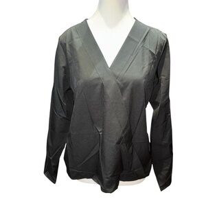 Casual V-neck blouse